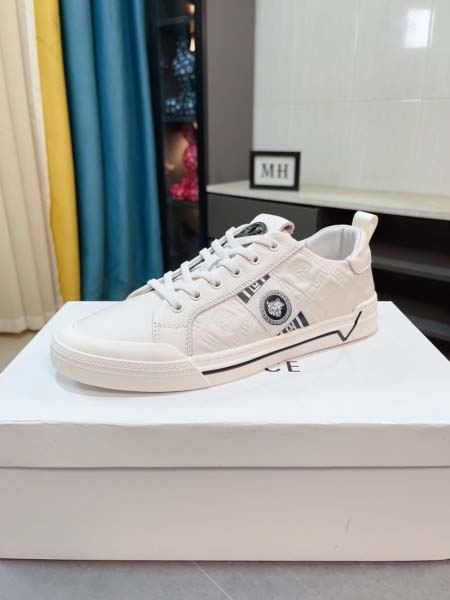 2025年9月23日入荷新品Versace  カジュアルシューズ/スニーカー｜メンズ靴人気本革製ギフト/誕生日/TL工場