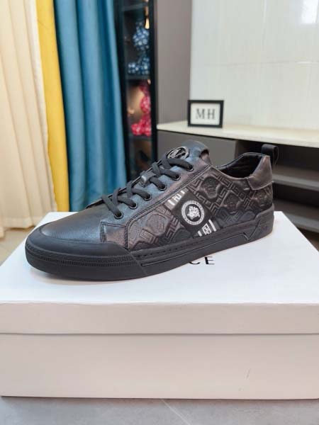 2025年9月23日入荷新品Versace  カジュアルシューズ/スニーカー｜メンズ靴人気本革製ギフト/誕生日/TL工場