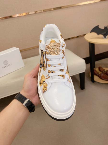 2025年9月23日入荷新品Versace  カジュアルシューズ/スニーカー｜メンズ靴人気本革製ギフト/誕生日/TL工場