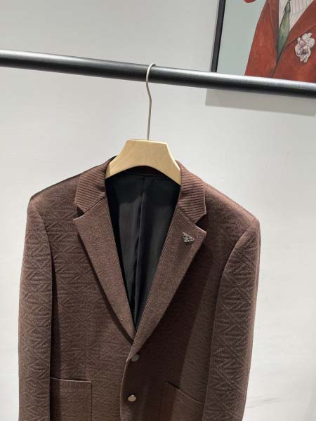 2025年9月24日入荷秋冬新作Pradaジャケット高級品/Su工場