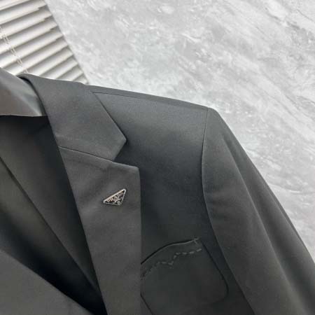 2025年9月24日入荷秋冬新作Pradaジャケット高級品/Su工場