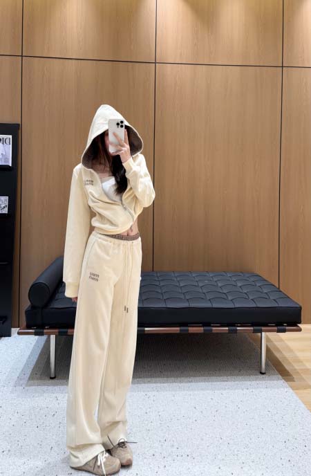 2025年9月26日入荷秋冬新作 miumiuセット上下ファッション/誕生日プレゼント/贈り物 can工場