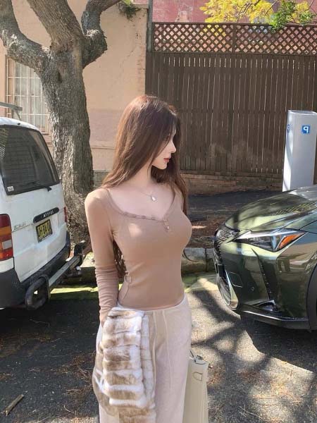 2025年9月26日入荷秋冬新作 miumiu長袖 T シャツファッション/誕生日プレゼント/贈り物 can工場