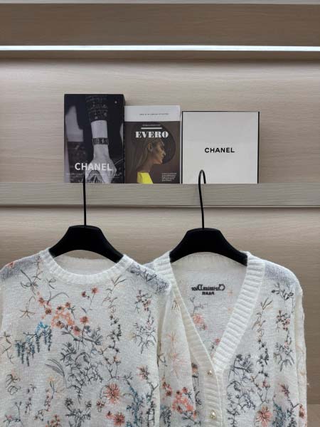 2025年9月26日入荷秋冬新作Dior ニットのセーターファッション/誕生日プレゼント/贈り物 can工場