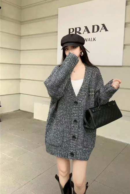 2025年9月26日入荷秋冬新作 miumiuニットのセーターファッション/誕生日プレゼント/贈り物 can工場