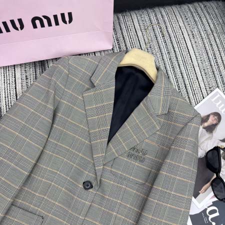 2025年9月27日入荷秋冬新作 miumiuジャケットファッション/誕生日プレゼント/贈り物 can工場