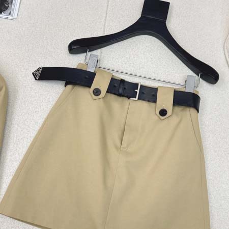 2025年9月27日入荷秋冬新作Pradaジャケットファッション/誕生日プレゼント/贈り物 can工場