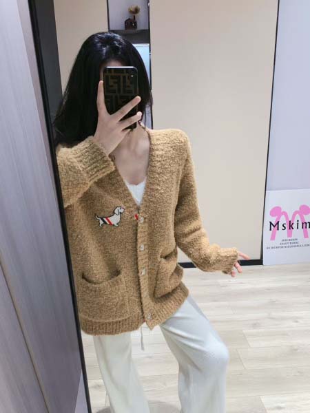 2025年9月27日入荷秋冬新作THOM BROWNE ニットカーディガン  ファッション/誕生日プレゼント/贈り物 can工場