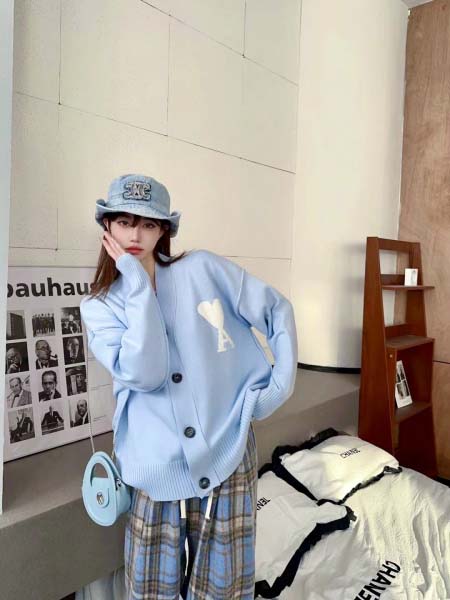 2025年9月27日入荷秋冬新作AMI ニットカーディガン  ファッション/誕生日プレゼント/贈り物 can工場