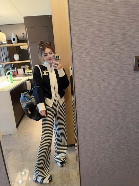 2025年9月27日入荷秋冬新作Celine ニットカーディガン  ファッション/誕生日プレゼント/贈り物 can工場