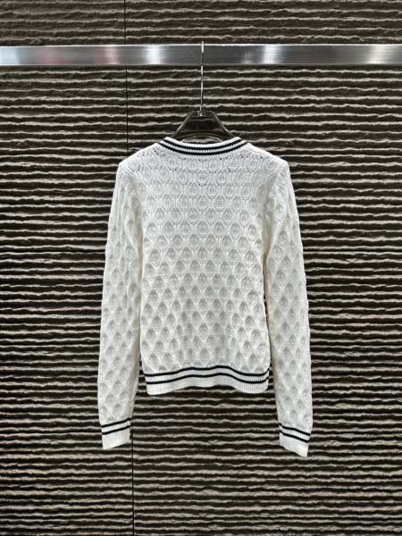 2025年9月30日入荷秋冬新作 miumiuファッション/誕生日プレゼント/贈り物 can工場