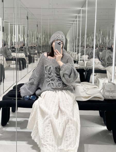 2025年9月30日入荷秋冬新作Loewe ニット/セーターファッション/誕生日プレゼント/贈り物 can工場