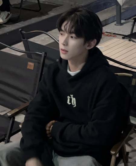 2025年9月30日入荷秋冬新作Chrome hearts パーカーファッション/誕生日プレゼント/贈り物 can工場