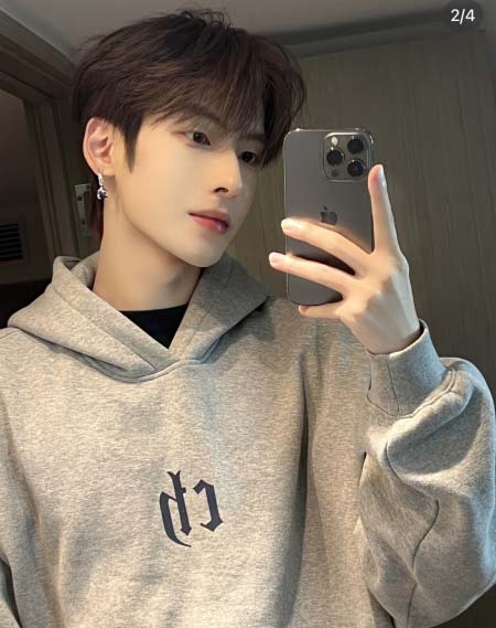 2025年9月30日入荷秋冬新作Chrome hearts パーカーファッション/誕生日プレゼント/贈り物 can工場