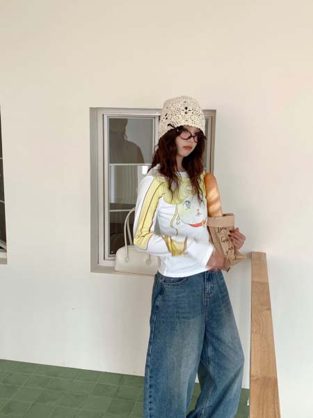 2025年9月30日入荷秋冬新作長袖tシャツ ファッション/誕生日プレゼント/贈り物 can工場