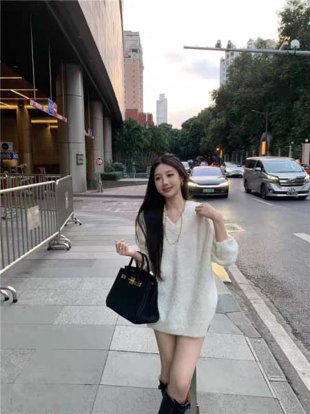 2025年9月30日入荷秋冬新作MiuMiu ニット/セーターファッション/誕生日プレゼント/贈り物 can工場