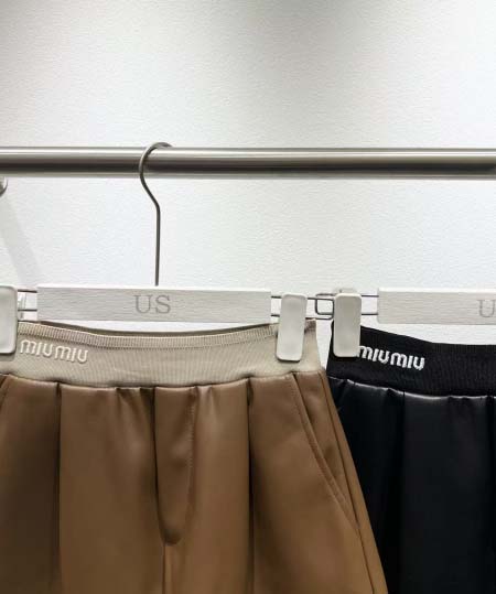 2025年9月30日入荷秋冬新作Miumiu セットファッション/誕生日プレゼント/贈り物 can工場