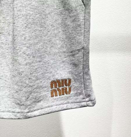 2025年9月30日入荷秋冬新作Miumiu セットファッション/誕生日プレゼント/贈り物 can工場