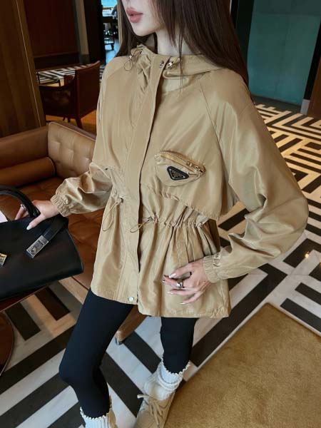 2025年9月30日入荷秋冬新作Pradaジャケット ファッション/誕生日プレゼント/贈り物 can工場