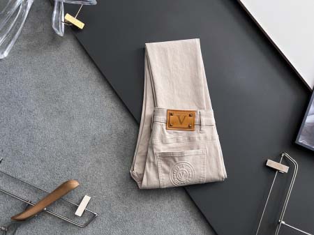 2025年9月1日入荷 新作Louis Vuittonジーパ...