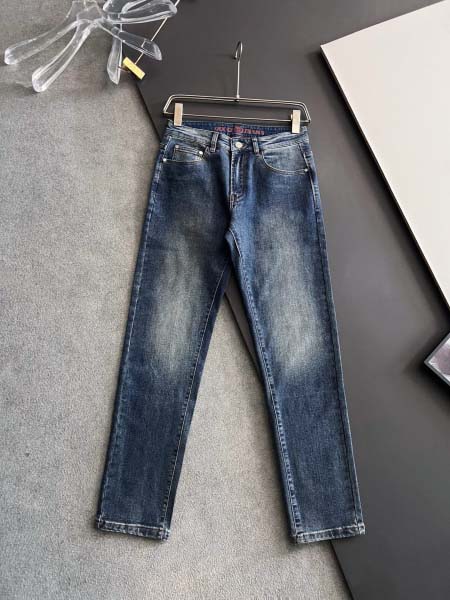 2025年9月2日入荷 新作Gucciジーパン高級なプレゼン...