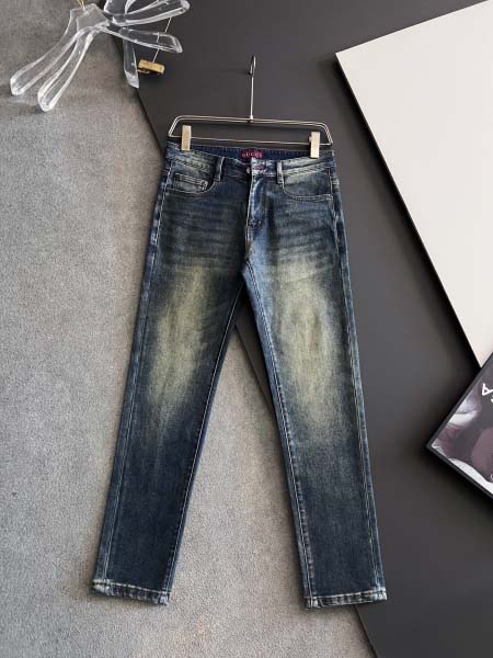 2025年9月2日入荷 新作Gucciジーパン高級なプレゼン...