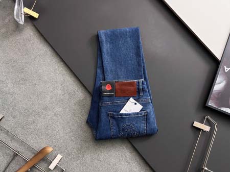 2025年9月3日入荷 新作Monclerジーパン高級なプレ...