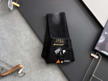 2025年9月3日入荷 新作Dsquared2デニムパンツ高...