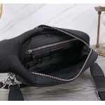 2025年9月4日入荷新作Prada/人気/本革/バッグ 人気 おすすめ 父の日 誕生日/ギフト プレゼント 結婚式男友達の誕生日プレゼント