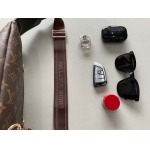 2025年9月4日入荷新作Versace /人気/本革/バッグ 人気 おすすめ 父の日 誕生日/ギフト プレゼント 結婚式男友達の誕生日プレゼント