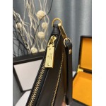 2025年9月5日入荷新作Gucci  /人気/本革/バッグ 人気 おすすめ 父の日 誕生日/ギフト プレゼント 結婚式男友達の誕生日プレゼント