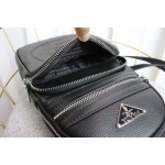 2025年9月5日入荷新作Prada/人気/本革/バッグ 人気 おすすめ 父の日 誕生日/ギフト プレゼント 結婚式男友達の誕生日プレゼント