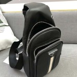 2025年9月5日入荷新作Versace/人気/本革/バッグ 人気 おすすめ 父の日 誕生日/ギフト プレゼント 結婚式男友達の誕生日プレゼント