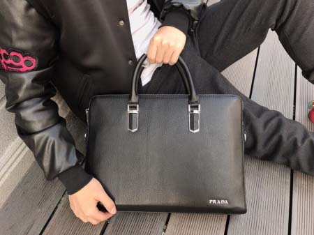 2025年9月5日入荷新作Prada/人気/本革/バッグ 人...