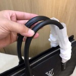 2025年9月8日入荷新作Louis Vuitton/人気/本革/バッグ 人気 おすすめ 父の日 誕生日/ギフト プレゼント 結婚式男友達の誕生日プレゼント