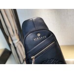 2025年9月8日入荷新作Versace /人気/本革/バッグ 人気 おすすめ 父の日 誕生日/ギフト プレゼント 結婚式男友達の誕生日プレゼント