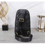 2025年9月8日入荷新作Gucci         /人気/本革/バッグ 人気 おすすめ 父の日 誕生日/ギフト プレゼント 結婚式男友達の誕生日プレゼント