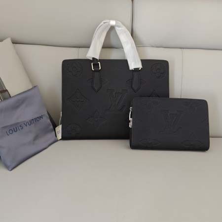 2025年9月8日入荷新作LOUIS VUITTON/人気/本革/バッグ 人気 おすすめ 父の日 誕生日/ギフト プレゼント 結婚式男友達の誕生日プレゼント