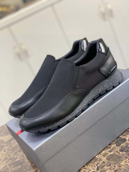 2025年9月17日入荷新品Pradaカジュアルシューズ/ス...