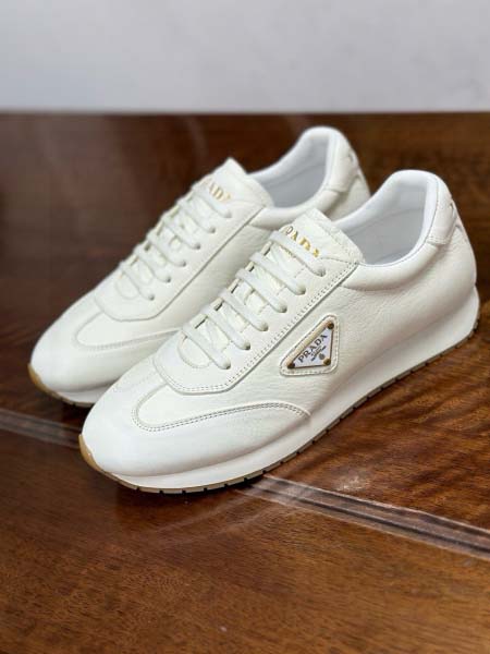 2025年9月17日入荷新品Pradaカジュアルシューズ/ス...