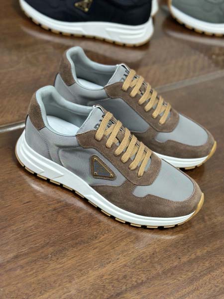 2025年9月17日入荷新品Pradaカジュアルシューズ/ス...