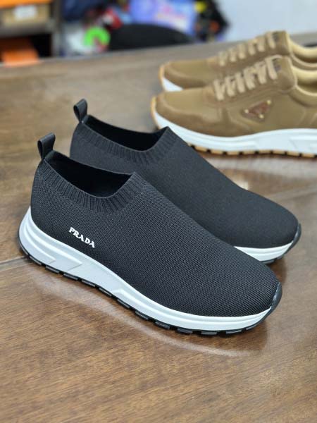 2025年9月17日入荷新品Pradaカジュアルシューズ/ス...