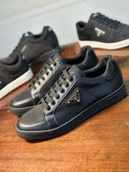 2025年9月17日入荷新品Pradaカジュアルシューズ/ス...