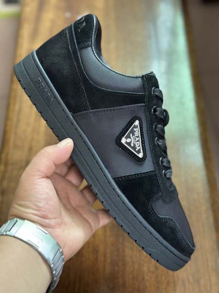 2025年9月17日入荷新品Pradaカジュアルシューズ/ス...