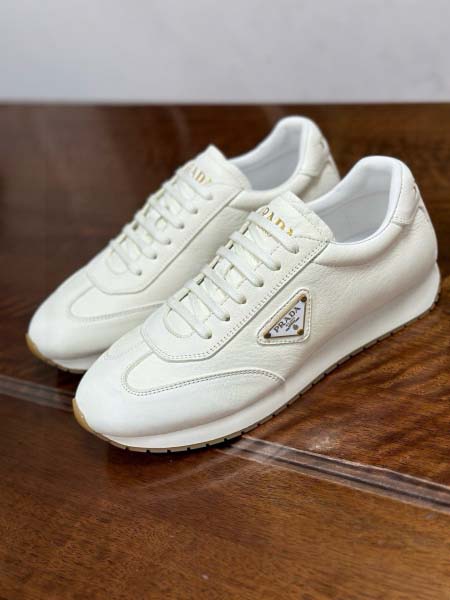 2025年9月17日入荷新品Pradaカジュアルシューズ/ス...