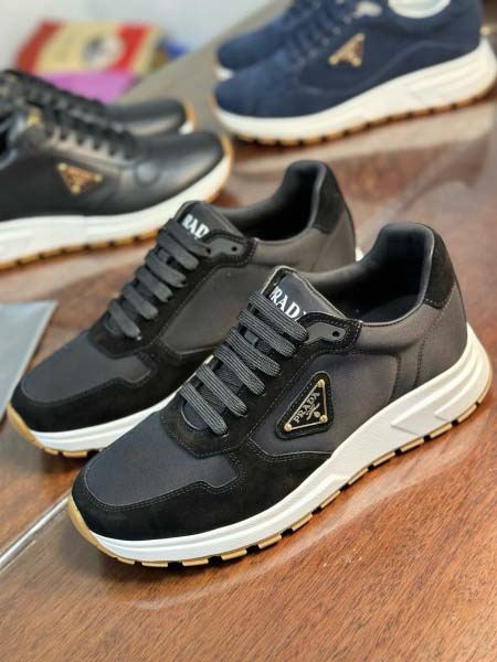 2025年9月17日入荷新品Pradaカジュアルシューズ/ス...