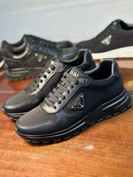 2025年9月17日入荷新品Pradaカジュアルシューズ/ス...