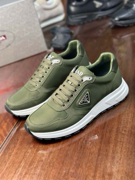 2025年9月17日入荷新品Pradaカジュアルシューズ/ス...