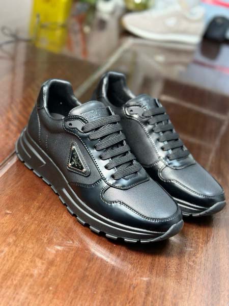 2025年9月17日入荷新品Pradaカジュアルシューズ/ス...