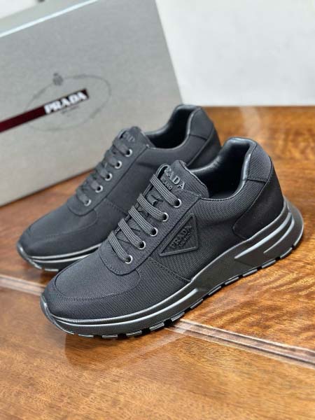 2025年9月17日入荷新品Pradaカジュアルシューズ/ス...